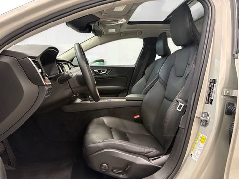 Used 2021 Volvo S60 T6 Momentum AWD/4WD image 10