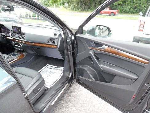 Used 2018 Audi Q5 2.0T Premium Plus w/ Premium Plus Package AWD/4WD image 23