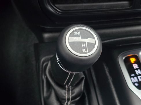 Used 2019 Jeep Wrangler Unlimited Sahara AWD/4WD image 23