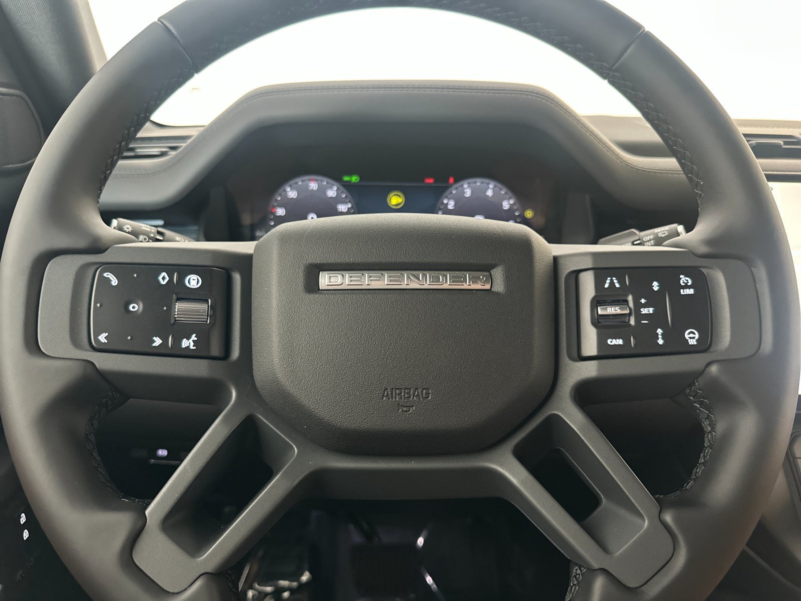 New 2026 Land Rover Defender 110 X-Dynamic SE AWD/4WD image 23