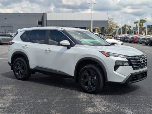 New 2026 Nissan Rogue SV FWD image 2