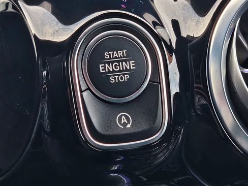 Certified 2025 Mercedes-Benz GLA 250 4MATIC image 21