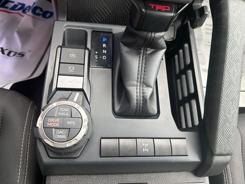 Used 2024 Toyota Tacoma TRD Off-Road AWD/4WD image 20