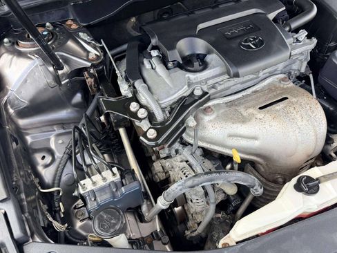 Used 2015 Toyota Camry SE FWD image 12