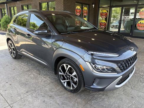 Used 2022 Hyundai Kona Limited FWD image 4