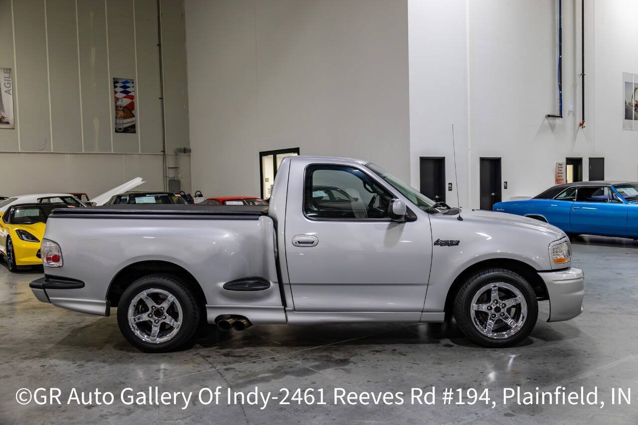 Used 2001 Ford F150 Lightning RWD image 8