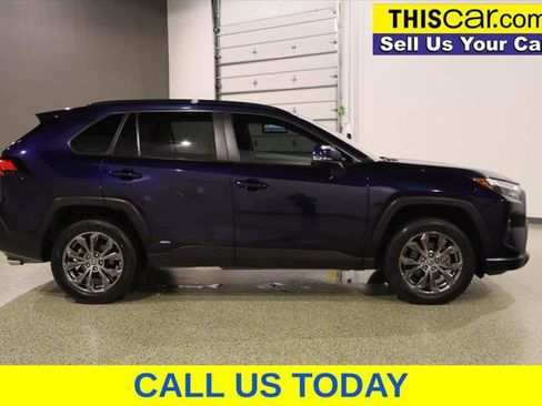 Used 2022 Toyota RAV4 XLE Premium AWD/4WD image 9