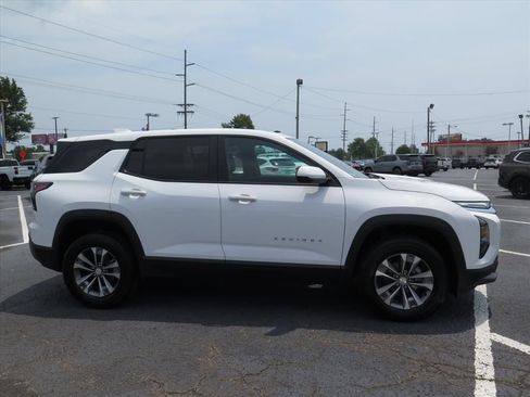 Used 2026 Chevrolet Equinox LT FWD image 2