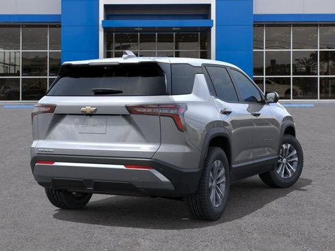 New 2026 Chevrolet Equinox LT w/ Convenience Package II FWD image 5