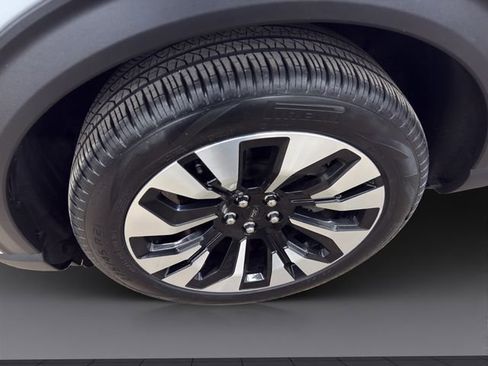 Used 2025 Ford Explorer Platinum w/ LUX Leather Package image 22