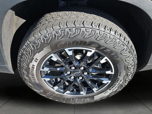 Used 2024 Chevrolet Traverse Z71 AWD/4WD image 11