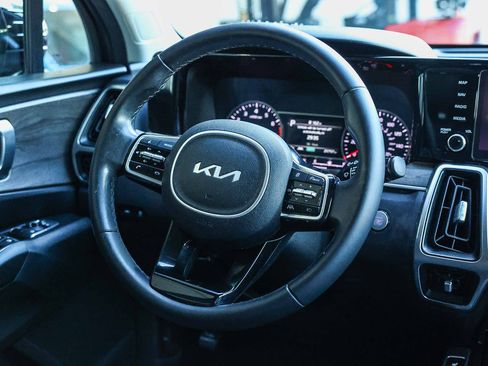 Used 2022 Kia Sorento S w/ Panoramic Sunroof Package image 21