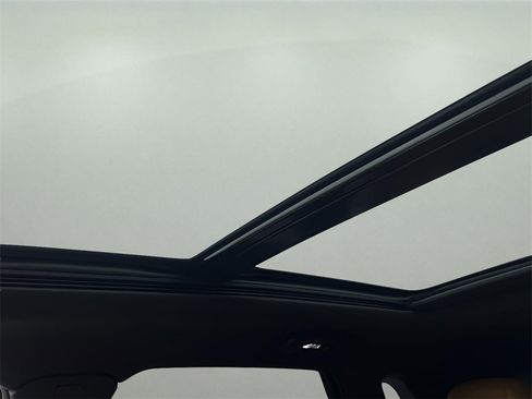 Certified 2025 Cadillac XT5 Premium Luxury w/ Technology Package image 23