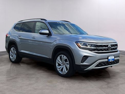 Used 2023 Volkswagen Atlas SE w/ Panoramic Sunroof Package AWD/4WD image 3