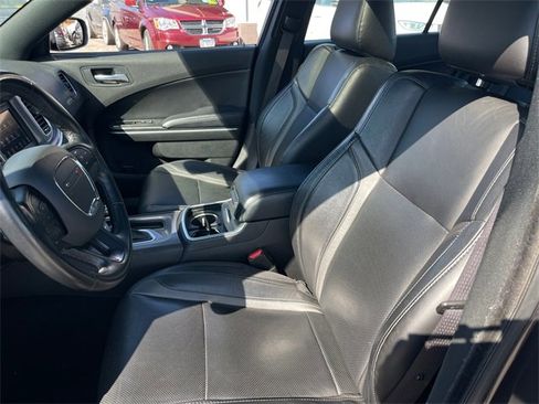 Used 2022 Dodge Charger SXT w/ Leather Interior Group image 9