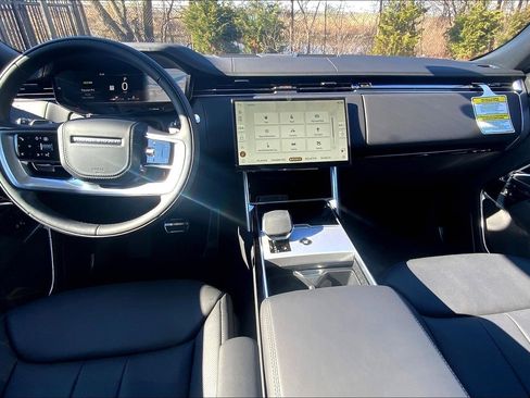 New 2026 Land Rover Range Rover Long Wheelbase SE AWD/4WD image 5