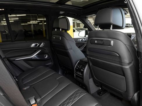 Used 2025 BMW X5 M60i AWD/4WD image 30