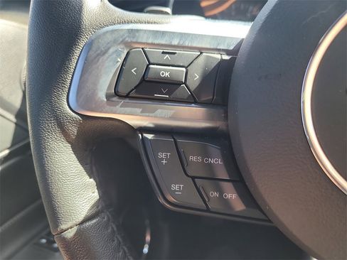 Used 2017 Ford Mustang Premium image 22