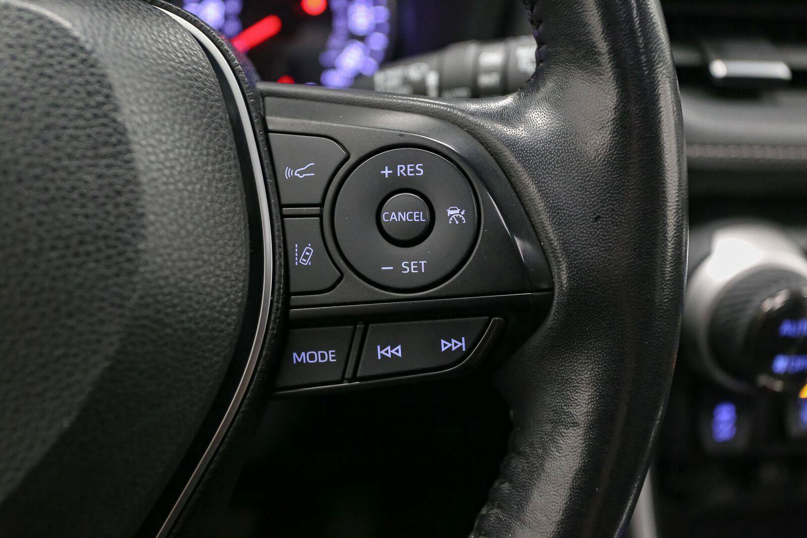 Used 2019 Toyota RAV4 XLE Premium w/ Cold Weather Package AWD/4WD image 35