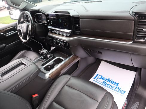 Used 2022 Chevrolet Silverado 1500 LT Trail Boss w/ Convenience Package II AWD/4WD image 33