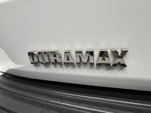 Used 2022 Chevrolet Suburban RST w/ Luxury Package AWD/4WD image 10