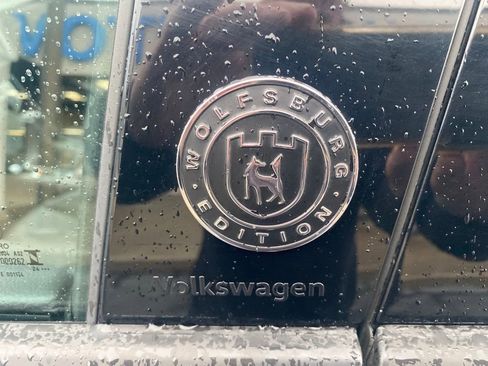 Used 2024 Volkswagen Tiguan Wolfsburg Edition image 33
