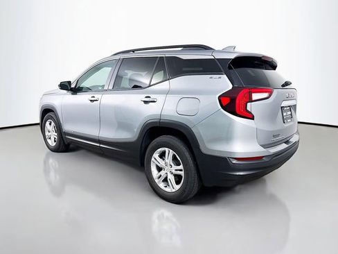 Used 2023 GMC Terrain SLE w/ Driver Convenience Package FWD image 5