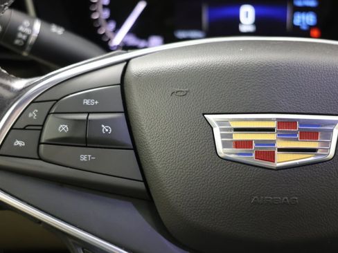 Used 2018 Cadillac XT5 FWD image 25