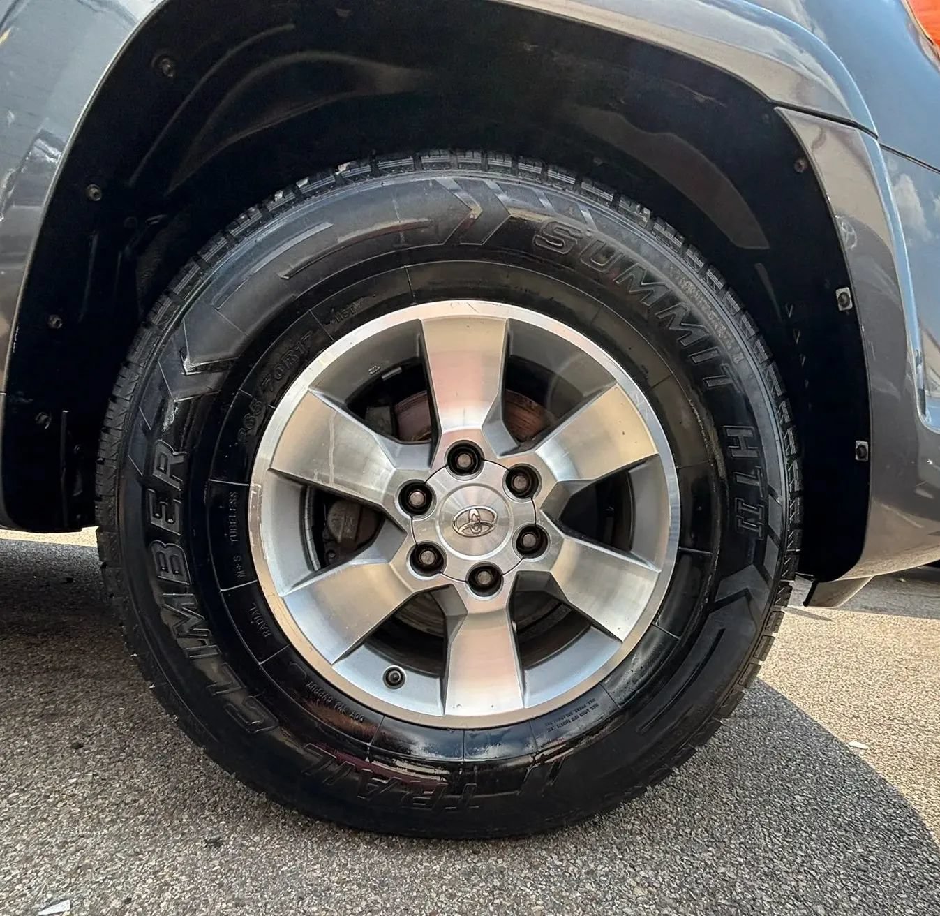Used 2011 Toyota 4Runner SR5 w/ Premium Pkg w/Leather RWD image 25