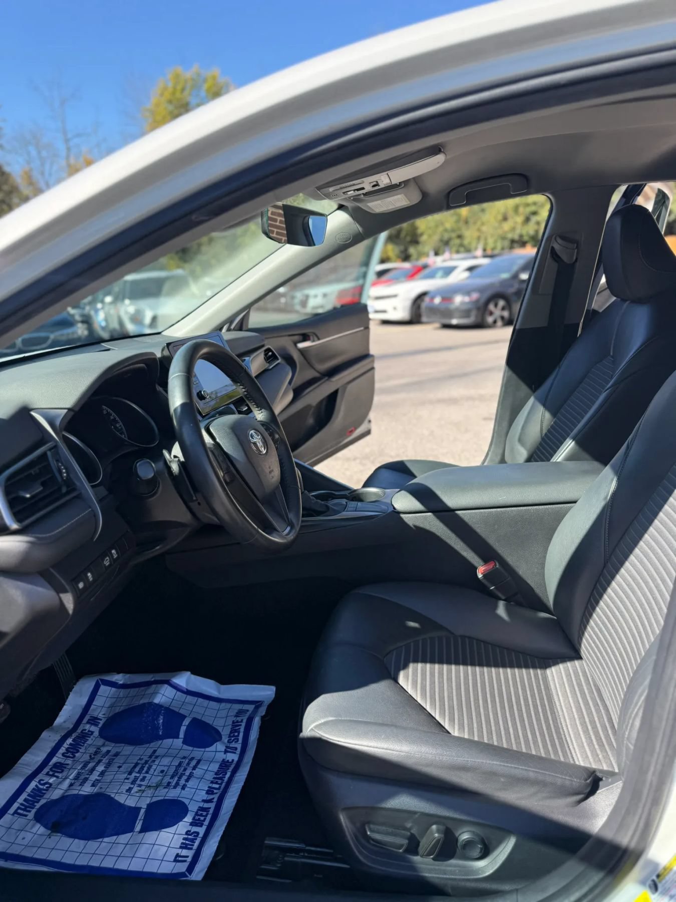 Used 2022 Toyota Camry SE FWD image 12