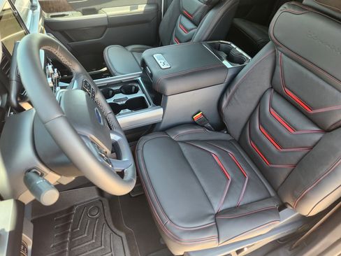 New 2026 Ford F250 Lariat w/ Black Appearance Package AWD/4WD image 13