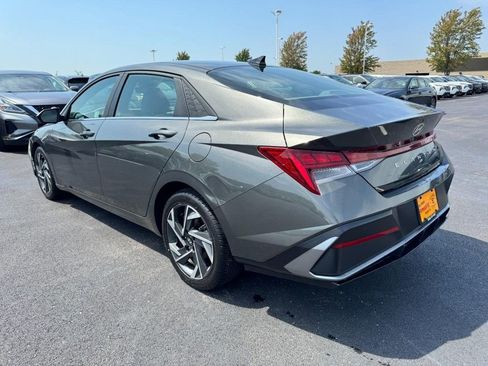 Certified 2024 Hyundai Elantra SEL w/ Convenience Package FWD image 5