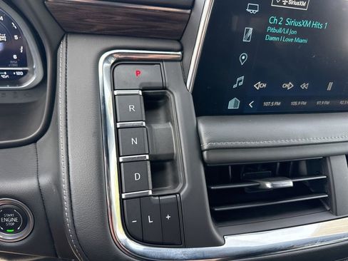 Used 2022 Chevrolet Tahoe Z71 w/ Luxury Package image 20