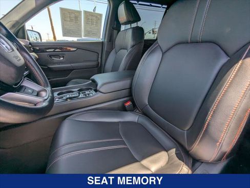 Used 2025 Honda Pilot TrailSport image 20