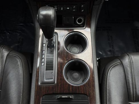 Used 2017 Chevrolet Traverse Premier image 19