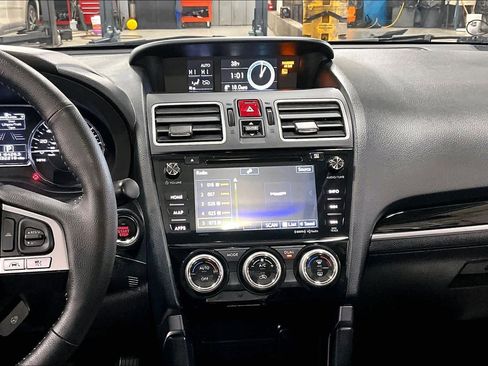 Used 2017 Subaru Forester 2.5i Touring image 7