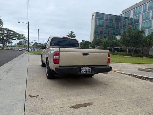 Used 2002 Toyota Tacoma 2WD Regular Cab image 3