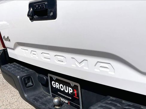 Used 2019 Toyota Tacoma SR image 9