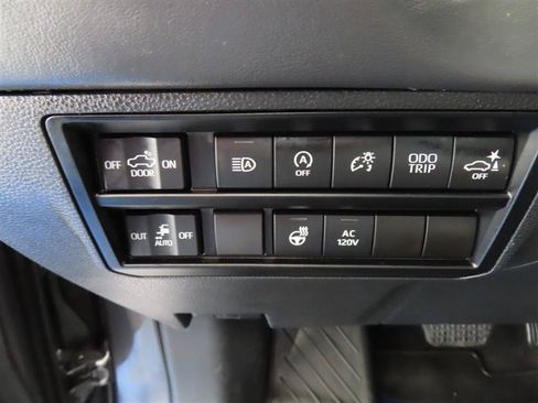 Used 2023 Toyota Tundra Platinum w/ Advanced Package AWD/4WD image 18
