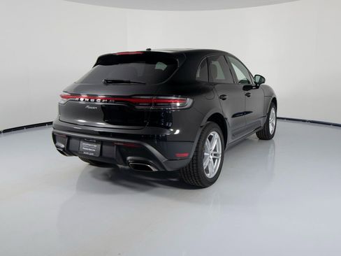Certified 2025 Porsche Macan image 10