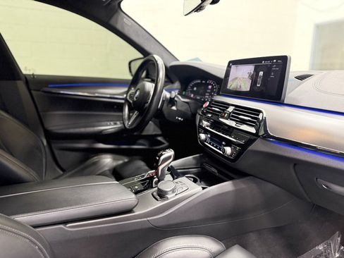 Used 2023 BMW M5 image 40