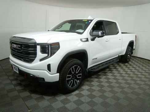 Used 2024 GMC Sierra 1500 AT4 w/ Technology Package image 6