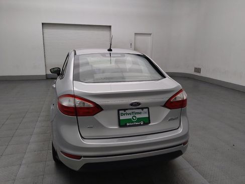 Used 2018 Ford Fiesta SE image 6