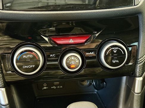 Used 2023 Subaru Forester Premium image 11