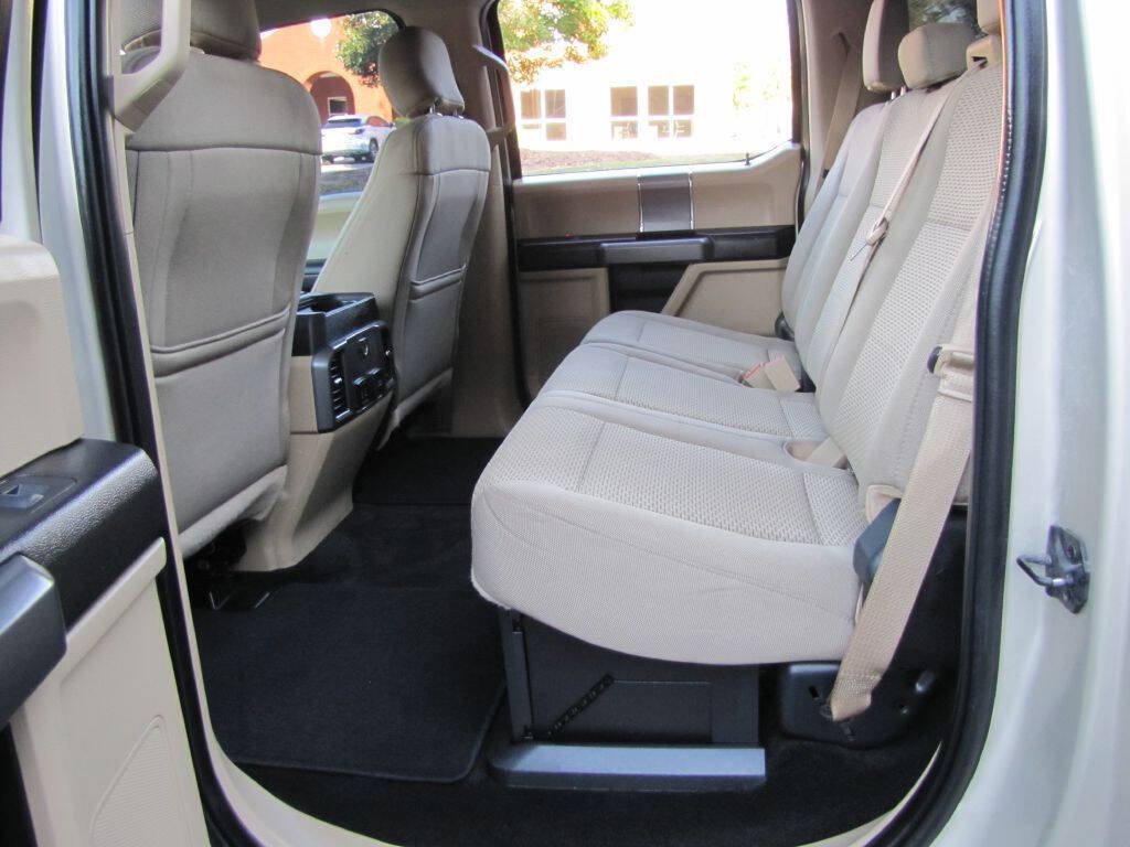 Used 2018 Ford F250 XLT w/ XLT Premium Package AWD/4WD image 16