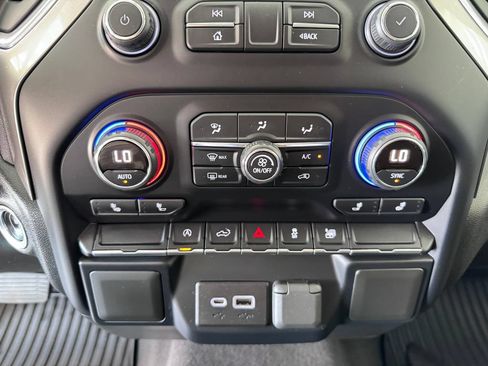 Certified 2021 Chevrolet Silverado 1500 LT AWD/4WD image 20