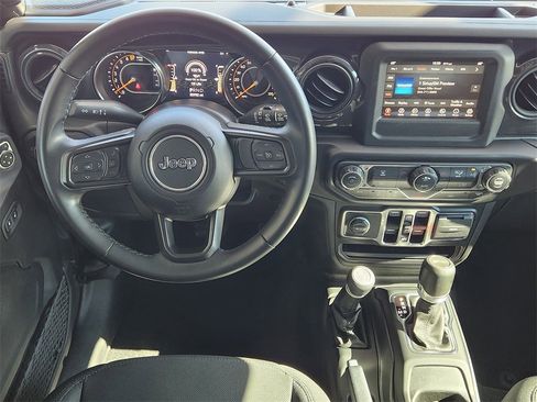Used 2022 Jeep Wrangler Unlimited Sport image 26