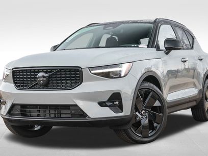 New 2026 Volvo XC40 B5 Ultra w/ Climate Package