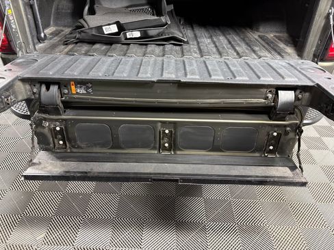 Used 2023 GMC Sierra 2500 AT4 w/ AT4 Preferred Package AWD/4WD image 32