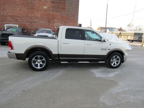 Used 2017 RAM 1500 Laramie image 2